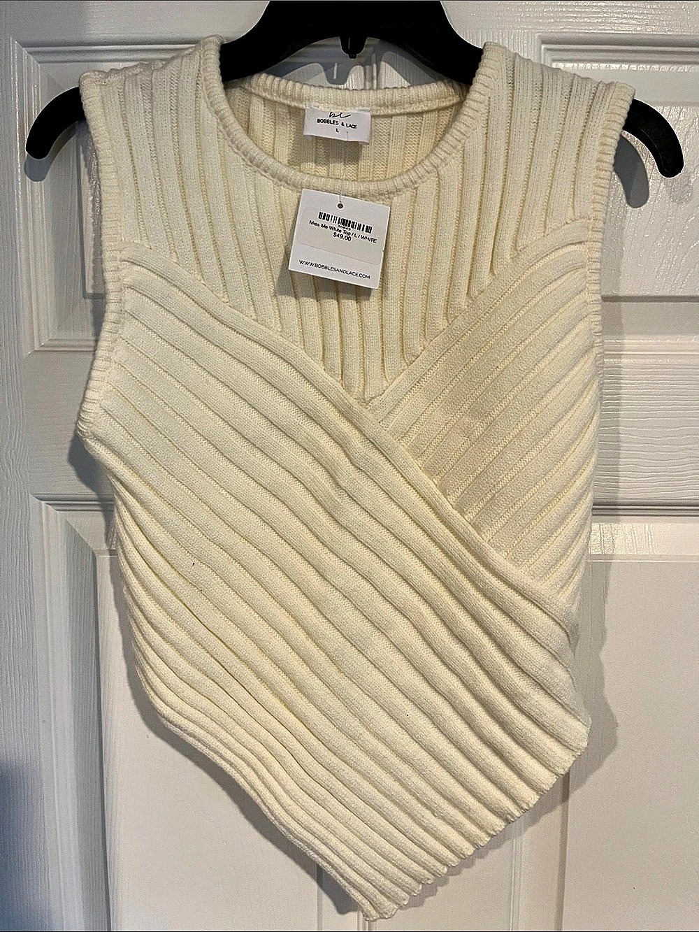 Bobbies & Lace Ribbed cropped sleeveless Sweater in cream NWT Size Large - runs